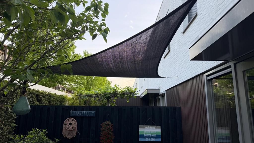 Twee donkergrijze schaduwdoeken voor terras of tuin, Ophalen, Gebruikt, Overige typen, 250 cm tot 450 cm