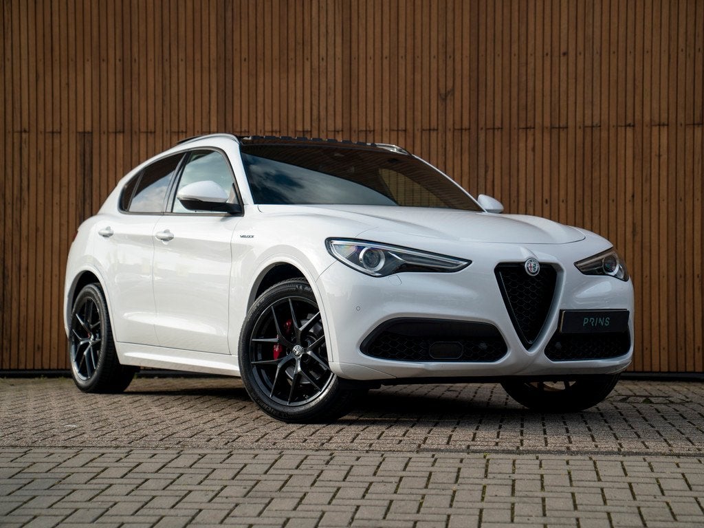 Alfa Romeo Stelvio 2.0T AWD Veloce 280pk | Pano-dak | Harman, Auto's, Alfa Romeo, Automaat, 4 cilinders, Met garantie (alle), 1655 kg