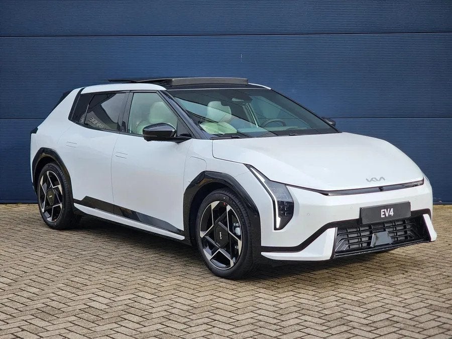 Kia EV4 GT-PlusLine 81.4 kWh (bj 2026, automaat), Auto's, 12 maanden, Zwart, Leder, Adaptive Cruise Control