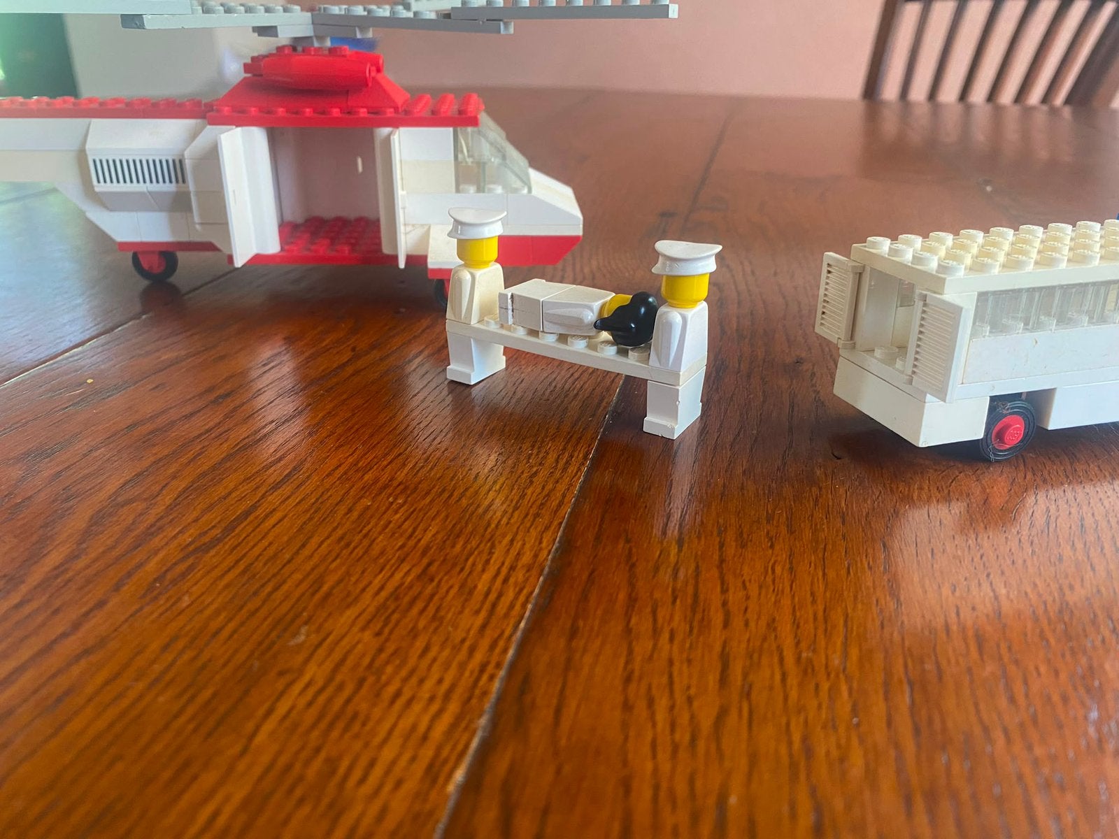 Lego 386 Classic: reddingshelikopter met ambulance COMPLEET, Gebruikt, Lego, Compleet, Ophalen of Verzenden