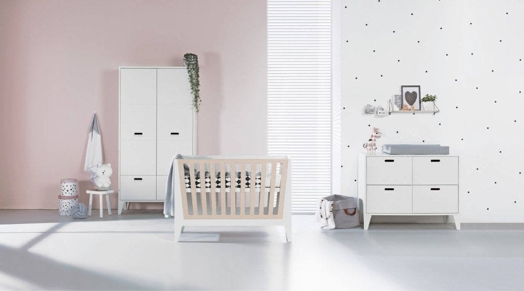 Kidsmill Nikki Babykamer - Wit - ledikantje 140x70, Ophalen, Zo goed als nieuw, Jongetje of Meisje