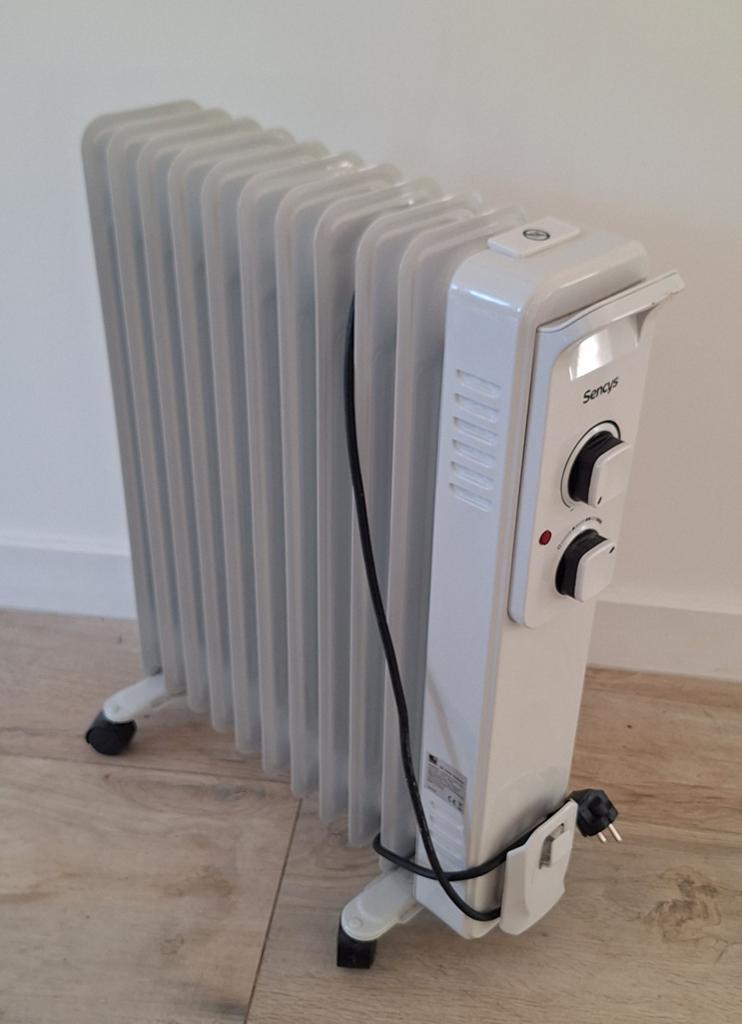 Sencys Oliegevulde Radiator 2500 W, Doe-het-zelf en Verbouw, Ophalen, Gebruikt, Radiator, Minder dan 60 cm