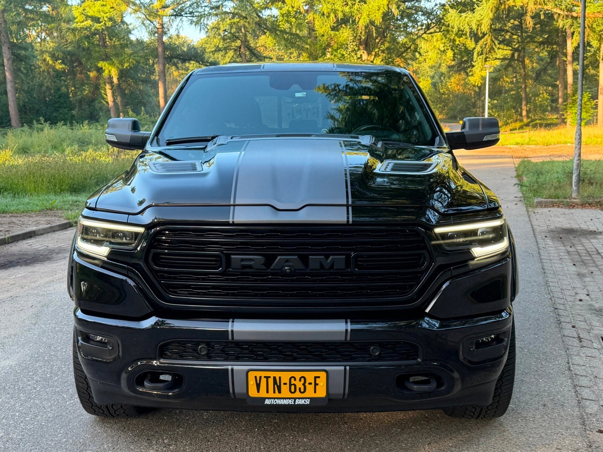 Dodge Ram 1500 5.7 V8 4x4 Crew Cab Limited Black Hulk Widebo, Automaat, Gebruikt, 5654 cc, Zwart