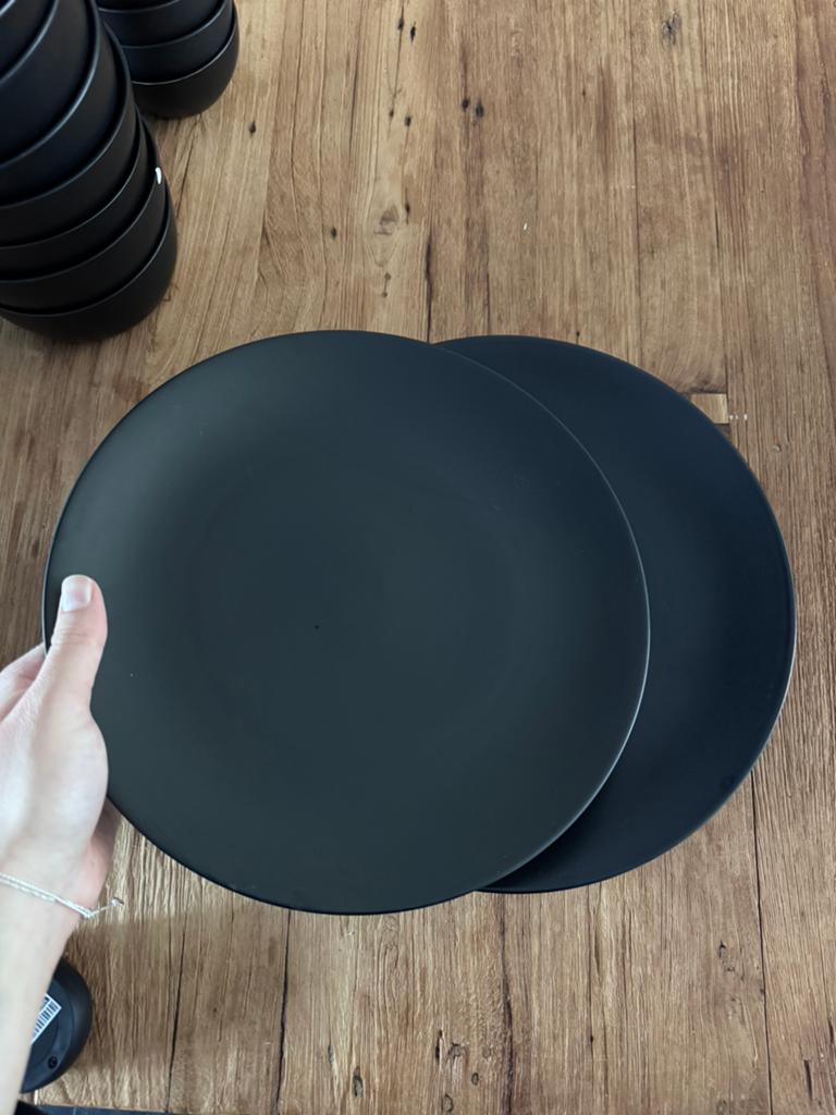 Zwarte set borden en kommen 8x van H&M Home en COOK!, Huis en Inrichting, Keuken | Servies, Ophalen, Zo goed als nieuw, Bord(en)