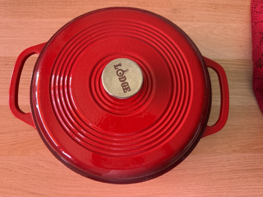 Lodge Quart Red Dutch Oven, Huis en Inrichting, Keuken | Potten en Pannen, Ophalen, Gietijzer, Pot, Bus of Blik, Zo goed als nieuw