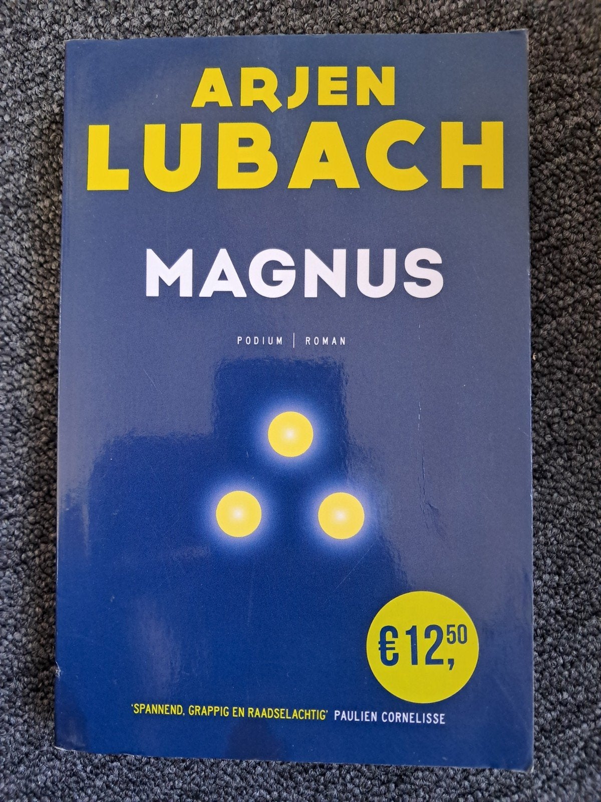 Arjen Lubach - Magnus, Ophalen of Verzenden, Zo goed als nieuw, Arjen Lubach, Nederland