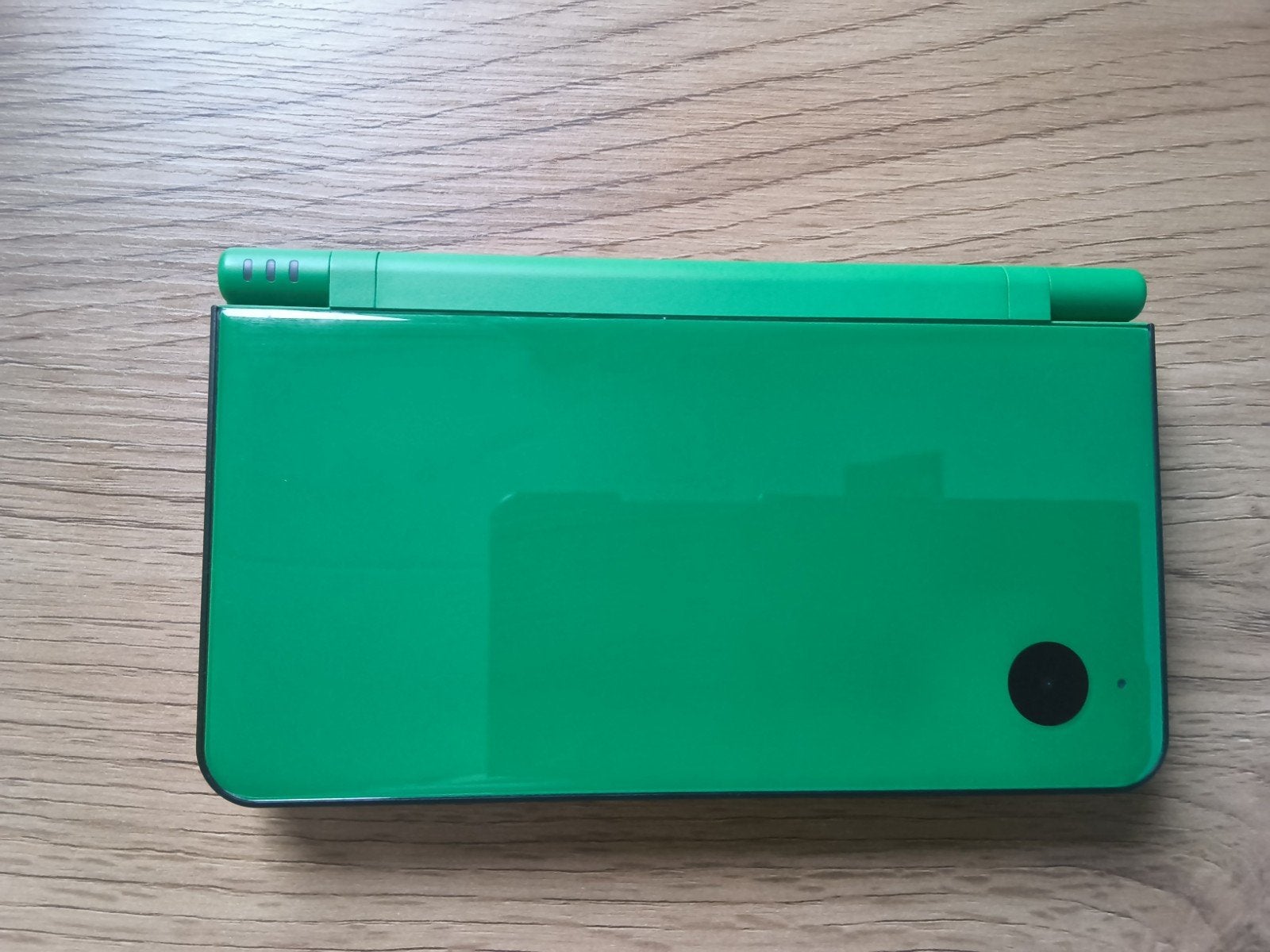 Nintendo dsi xl, Spelcomputers en Games, Spelcomputers | Nintendo DS, Refurbished, Dsi, Groen, Met beschermhoes of tas, Verzenden