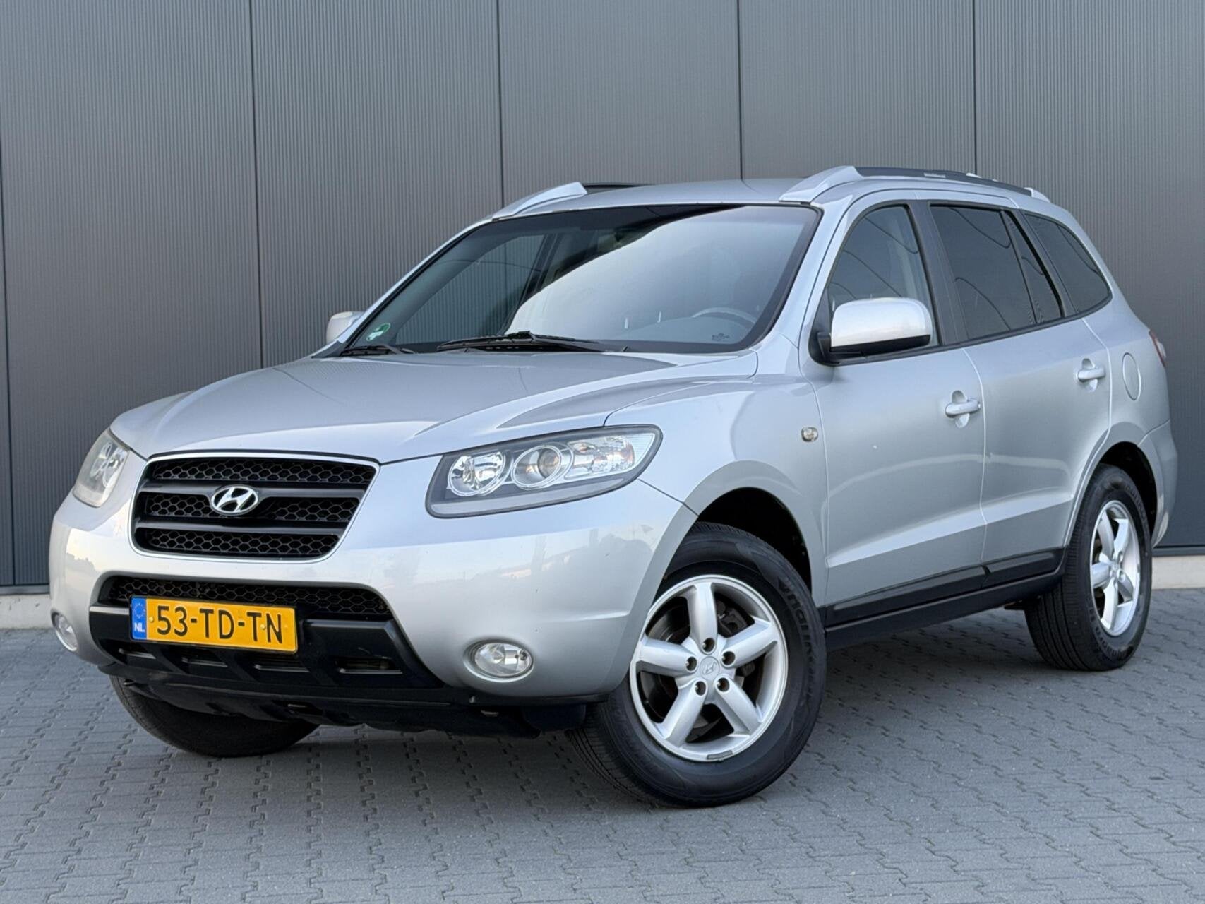 Hyundai Santa Fe 2.7I V6 Dynamic 7-Persoons - Goed Onderhoud, Auto's, Voorwielaandrijving, Gebruikt, Zwart, 2000 kg