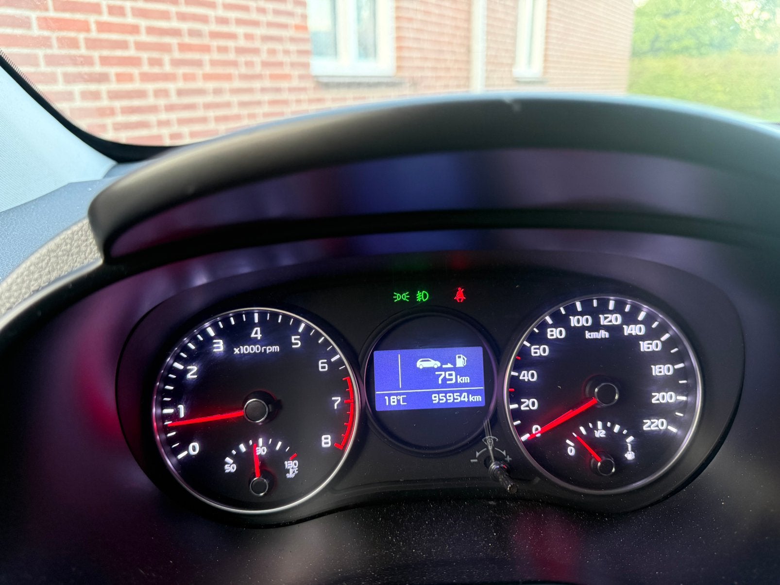 Foto 8 van Kia Picanto gt line 1.2 Cvvt 84pk 5-zits 2017 Wit