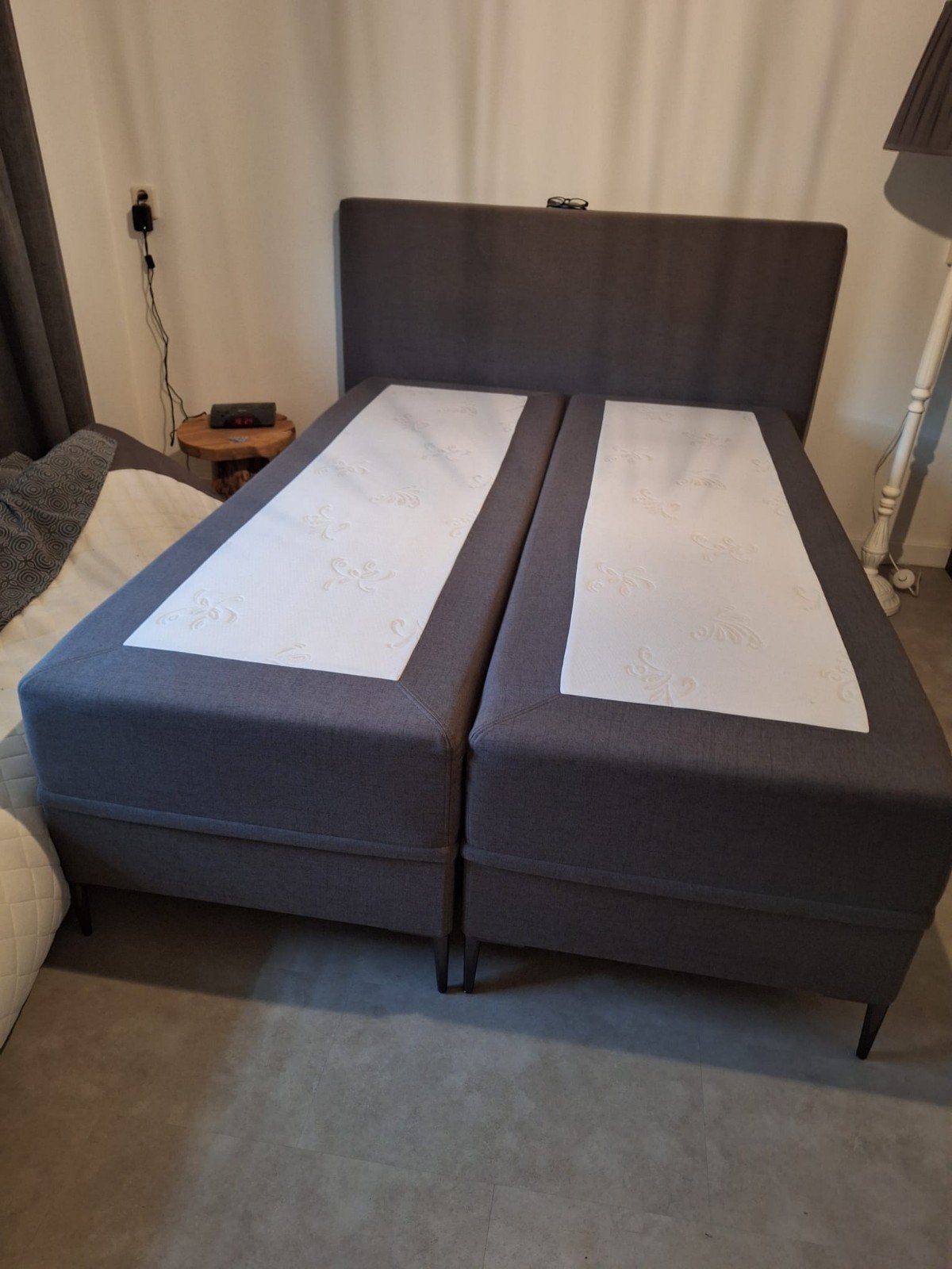Swiss Sense Boxspring 140x200 cm - Zo goed als nieuw, Huis en Inrichting, Ophalen, 140 cm, Zo goed als nieuw, Twijfelaar