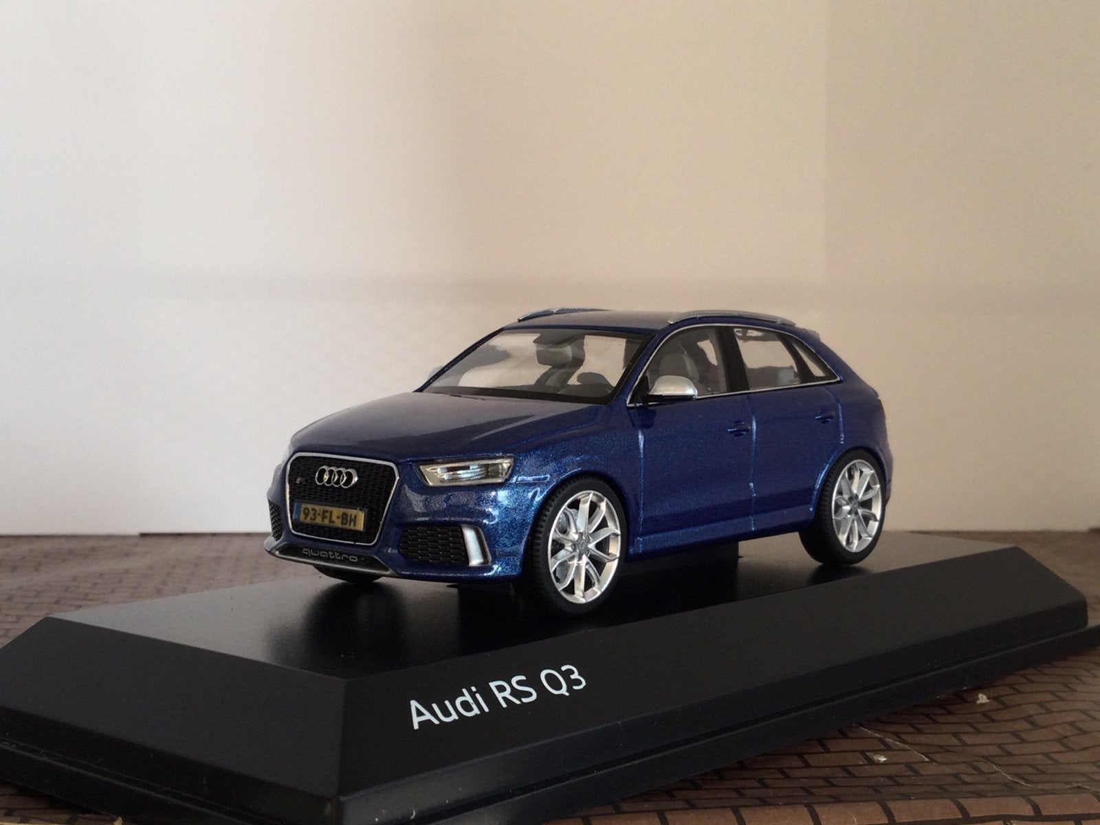 Audi RSQ3 Blauw Metallic 2014 Schuco 1:43, Ophalen of Verzenden, Zo goed als nieuw, Auto, Schuco