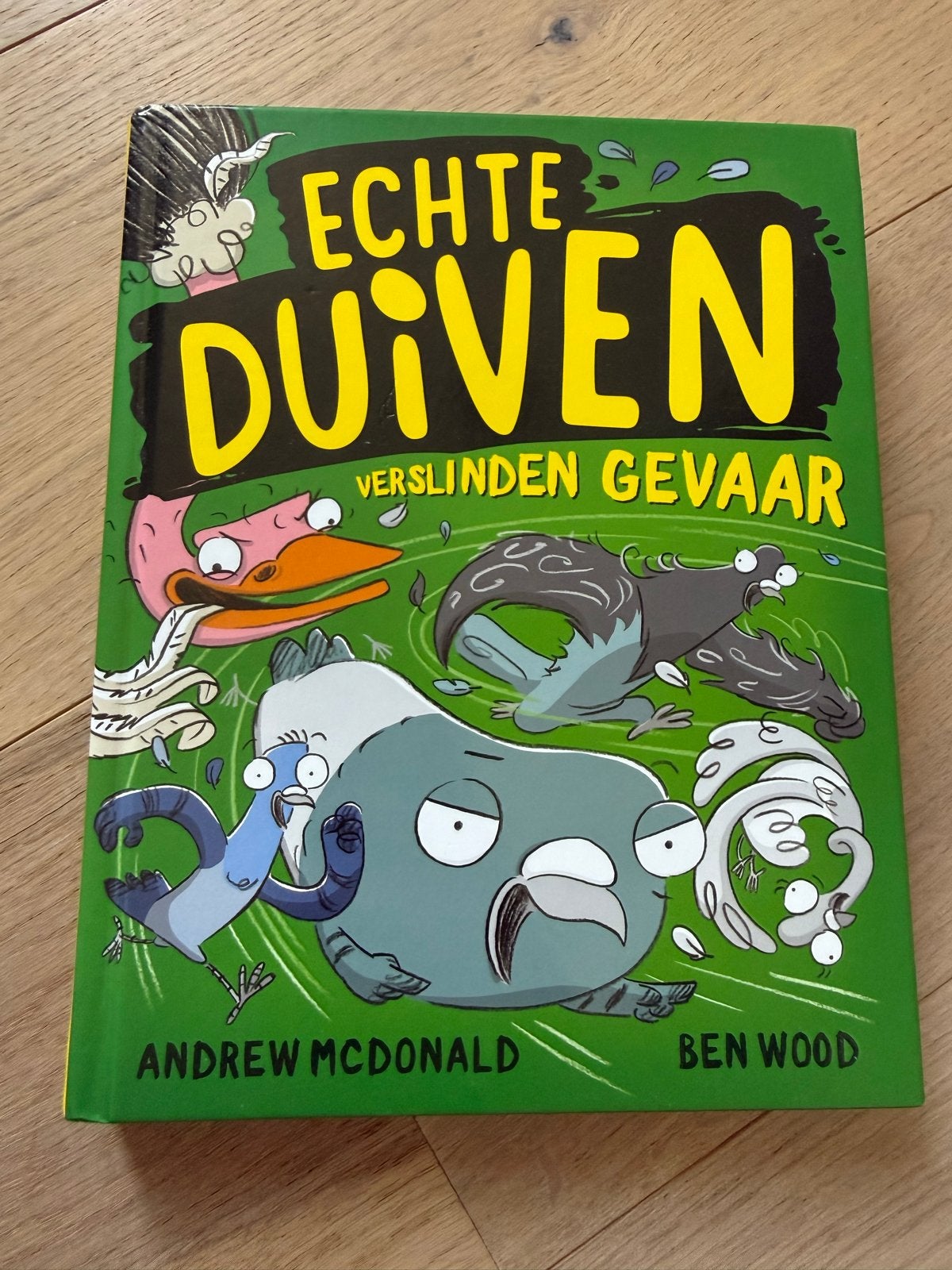 Echte Duiven: Verslinden Gevaar - Andrew McDonald, Ophalen of Verzenden, Zo goed als nieuw, Fictie algemeen