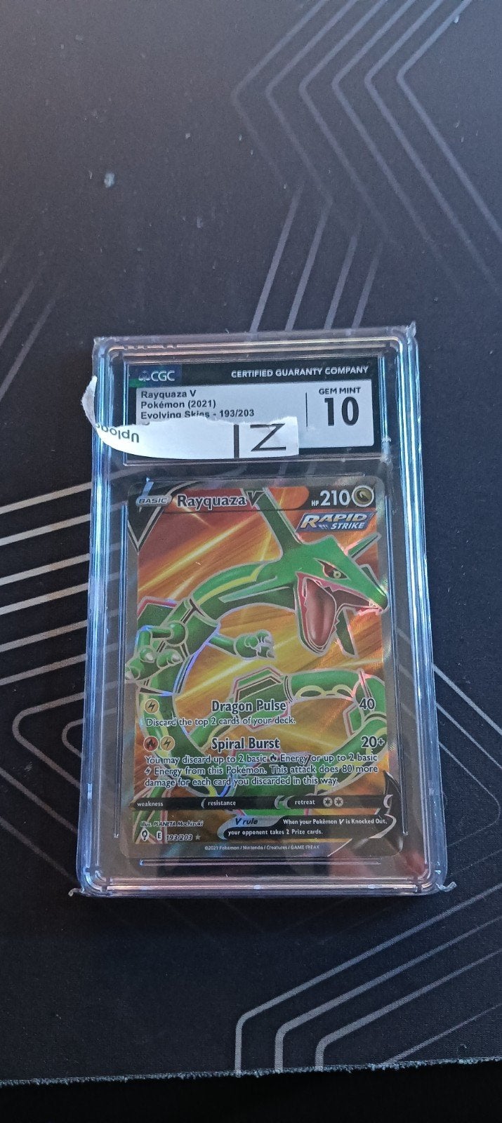 Zeldzame rayquaza v Pokemon kaart evolving skies 2021, Hobby en Vrije tijd, Verzamelkaartspellen | Pokémon, Ophalen, Zo goed als nieuw