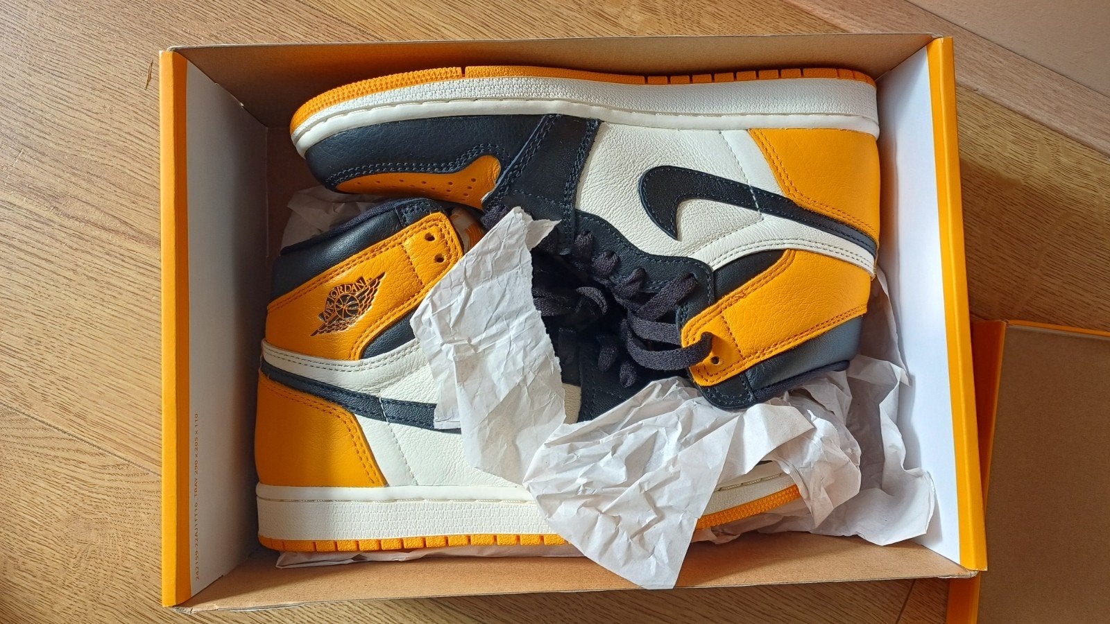 Nike Air Jordan 1 Mid Taxi (GS) - Maat 38, Geel, Nike, Nieuw, Ophalen of Verzenden