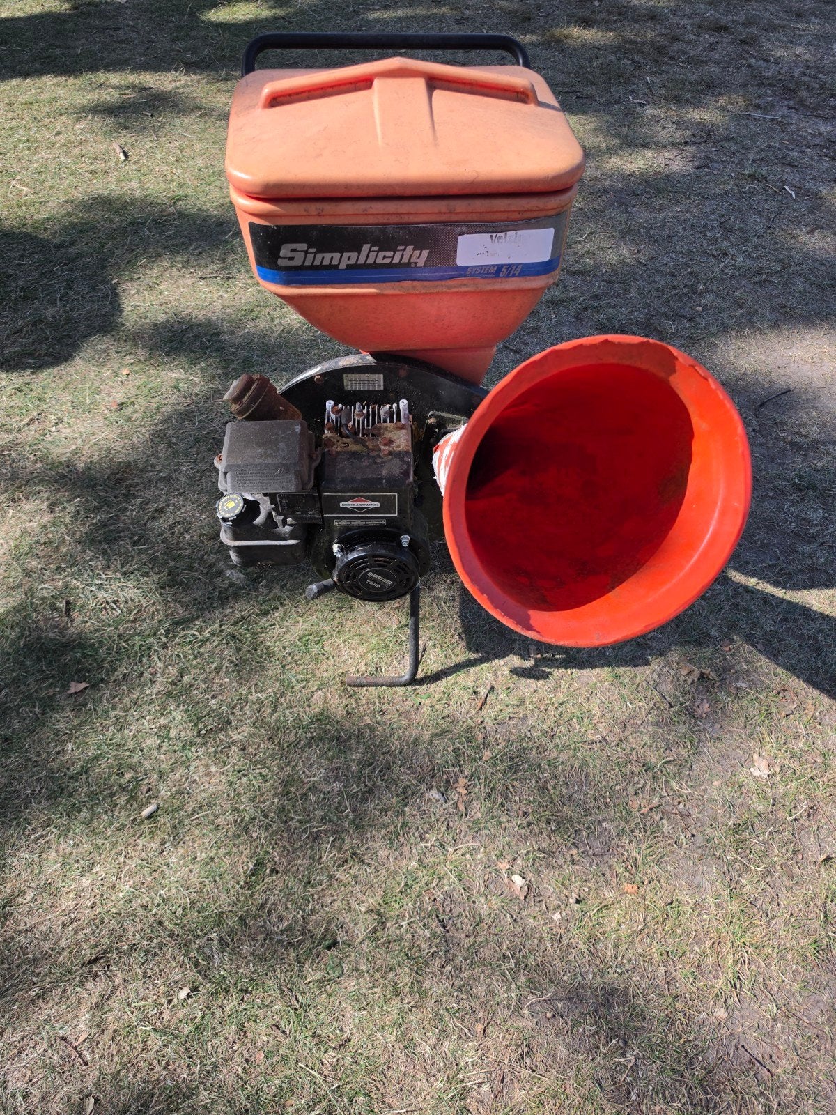 te koop een  takkenversnipperaar op benzine, Ophalen, Gebruikt, Benzine, Briggs & Stratton