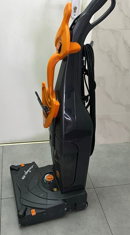 Taski Swingo 150 Vloerreiniger -  en Krachtig, Kärcher, Ophalen of Verzenden, Zo goed als nieuw, Vloerreiniger