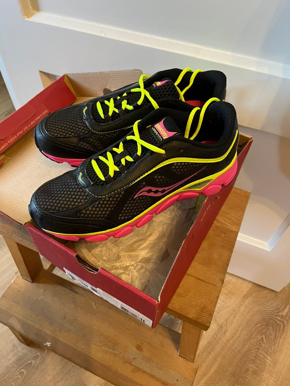 Saucony hardloopschoenen, Sport en Fitness, Loopsport en Atletiek, Ophalen of Verzenden, Zo goed als nieuw, Hardloopschoenen, Saucony