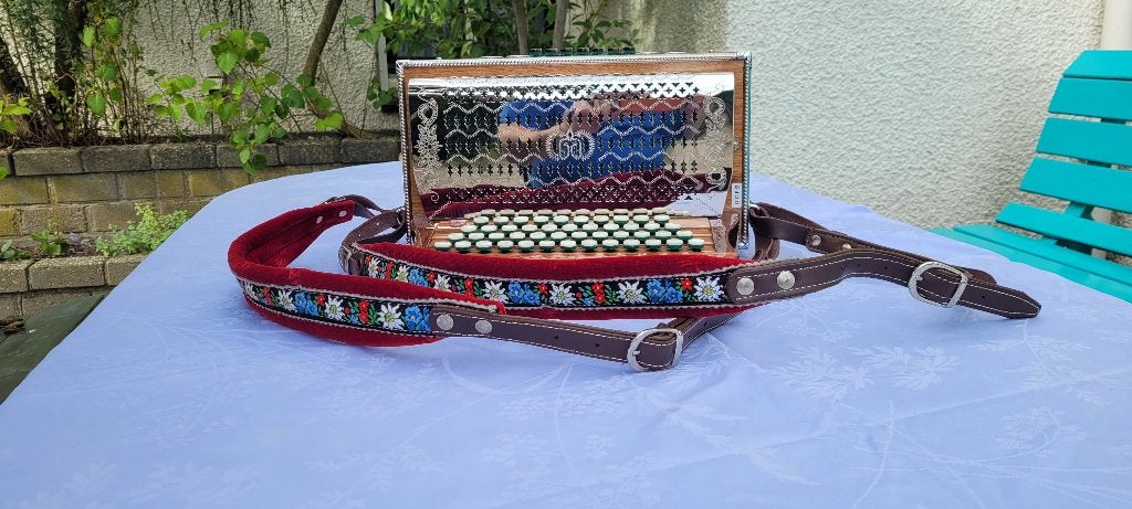 Strasser Harmonika, Muziek en Instrumenten, Overige formaten, Met koffer, Zo goed als nieuw, Knopaccordeon