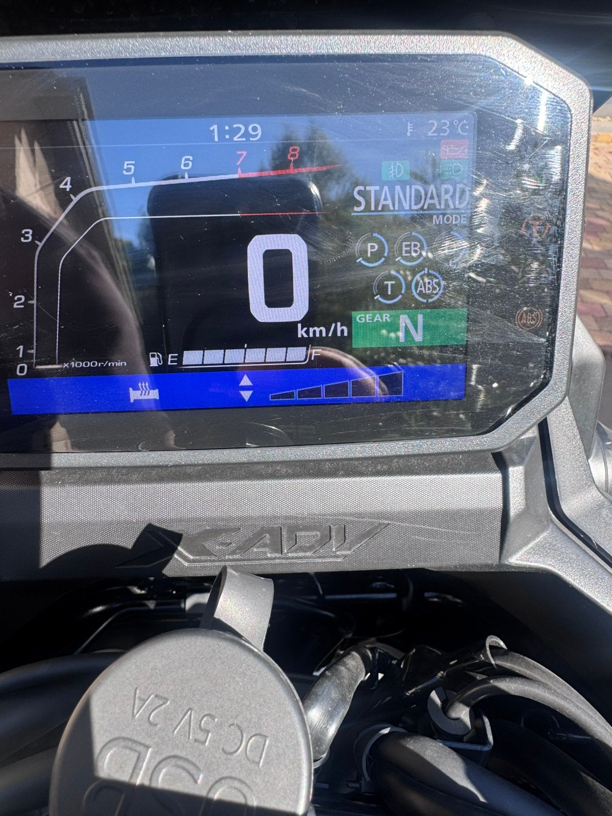 Foto 9 van Honda X-ADV 750| 2023 | Akrapovic | Vol opties | Nardo Grey