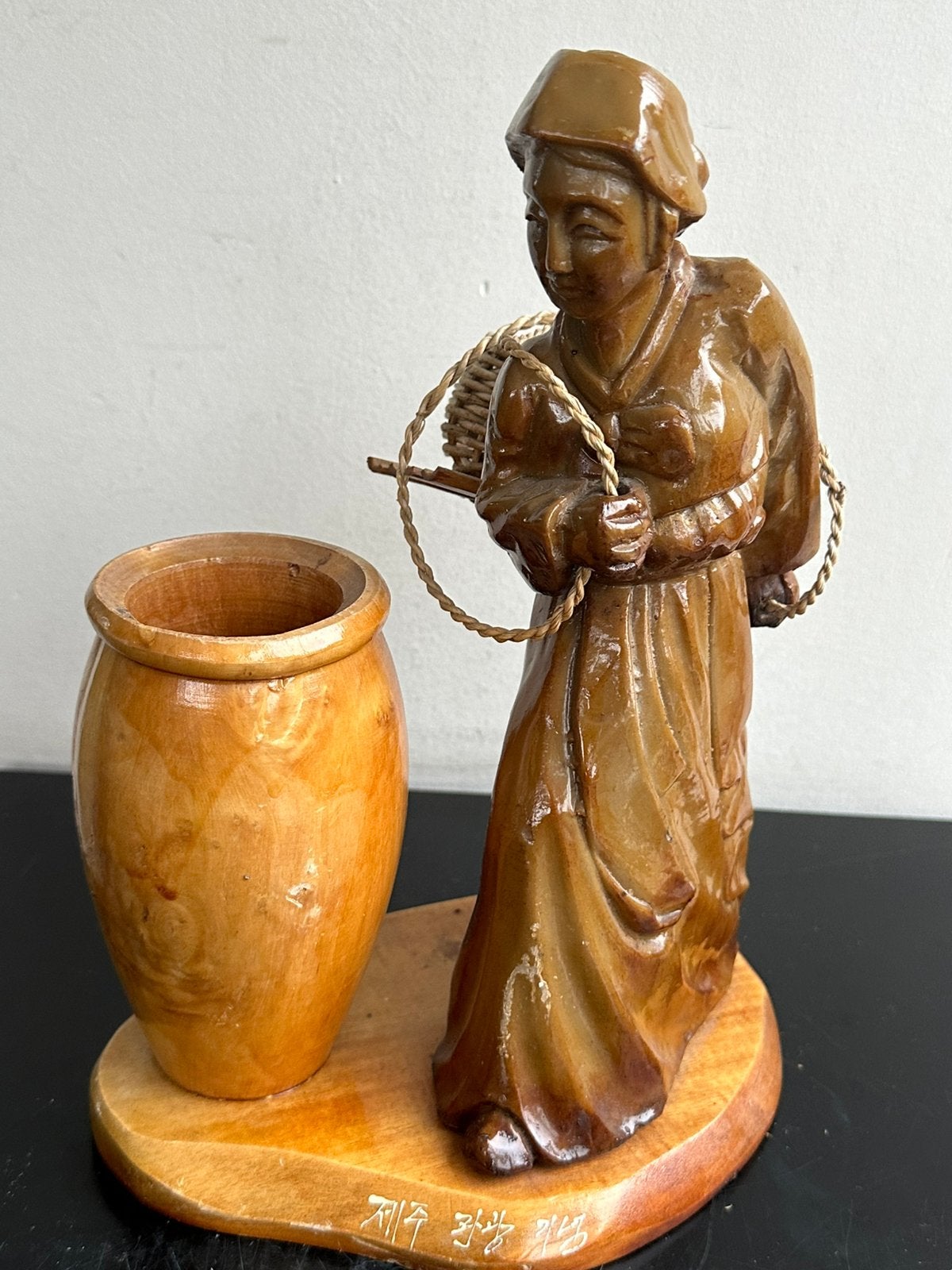 Apart chinees houtsnijwerk beeld / penselen pot 28 cm, Antiek en Kunst, Ophalen of Verzenden