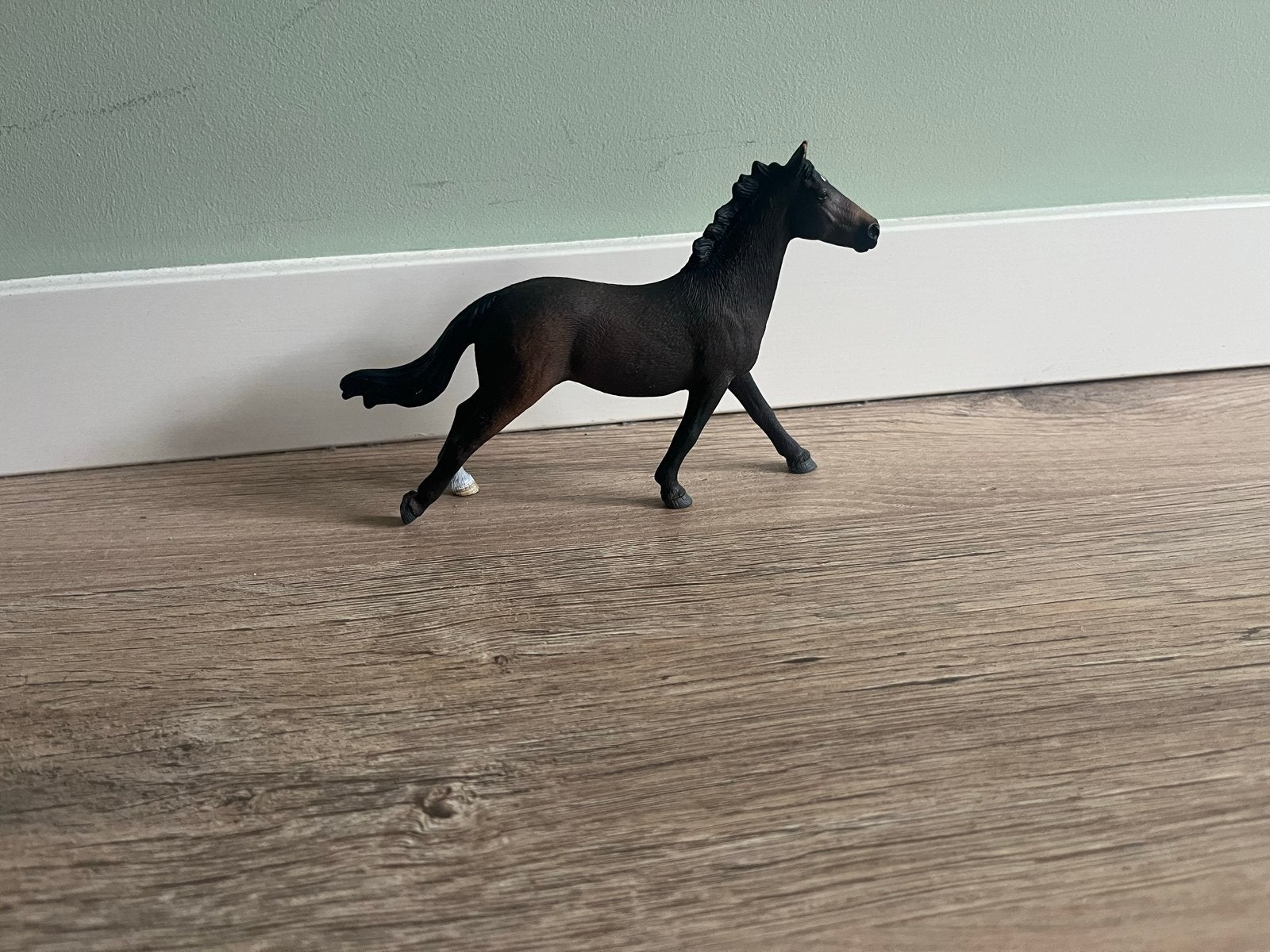 Schleich paard - Donkerbruine Engelse volbloed, Ophalen of Verzenden, Zo goed als nieuw, Paard, Beeldje of Figuurtje