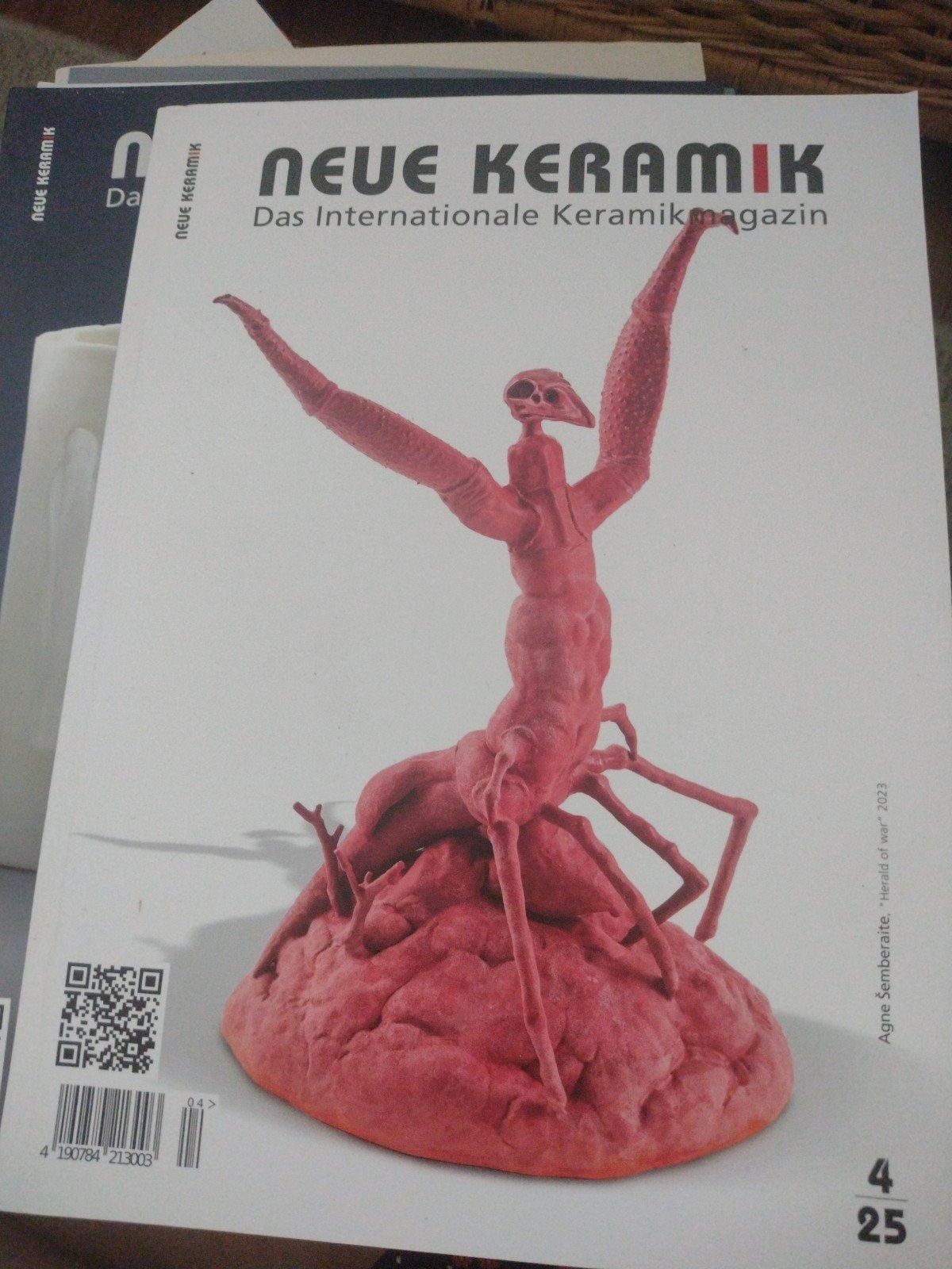 NEUE KERAMIK - Internationaal Keramiek Magazine (50 ex.), Ophalen of Verzenden, Zo goed als nieuw