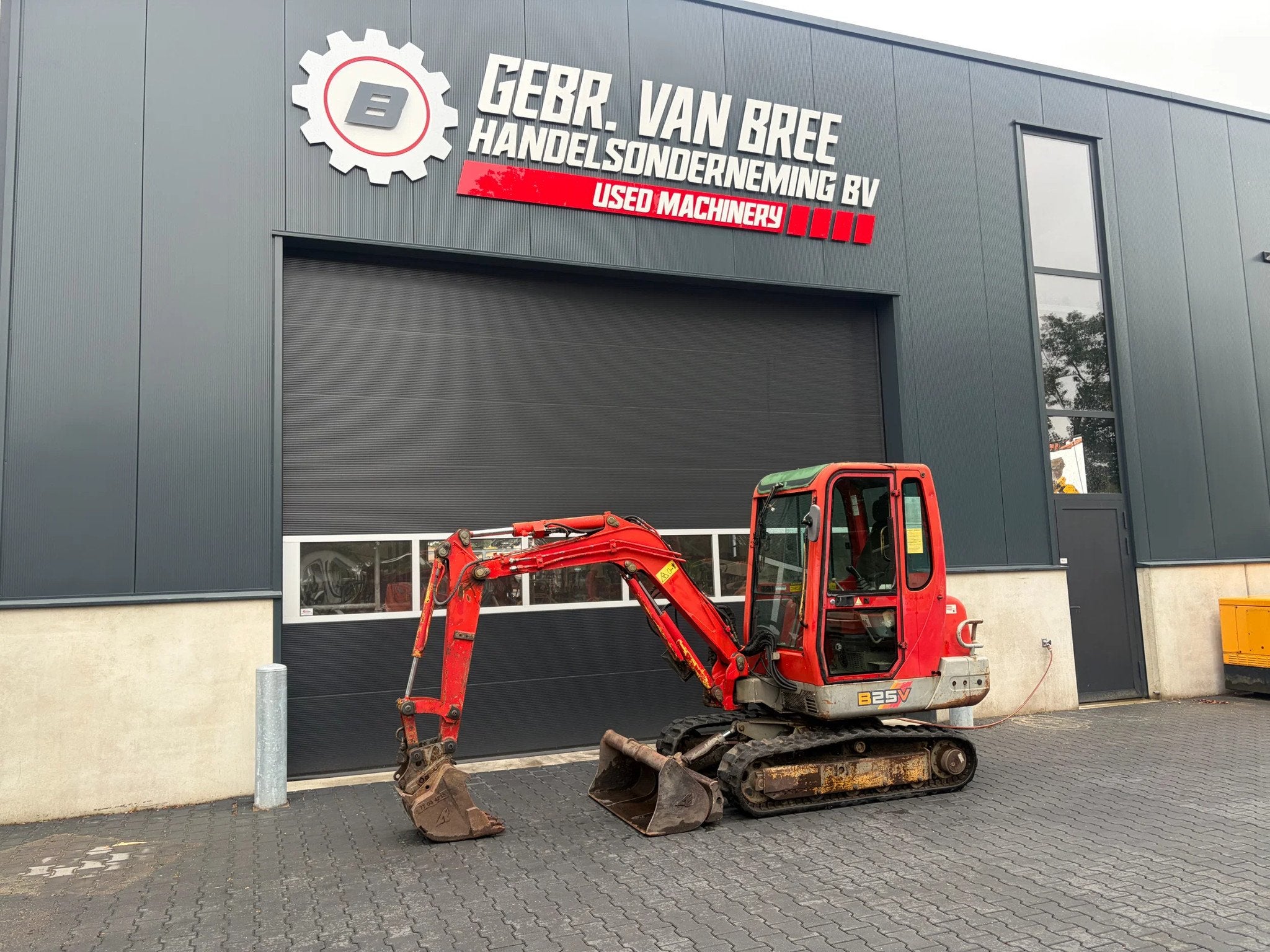 Yanmar B25V minigraver/graafmachine (bj 2004), Zakelijke goederen, Machines en Bouw | Kranen en Graafmachines, Graafmachine