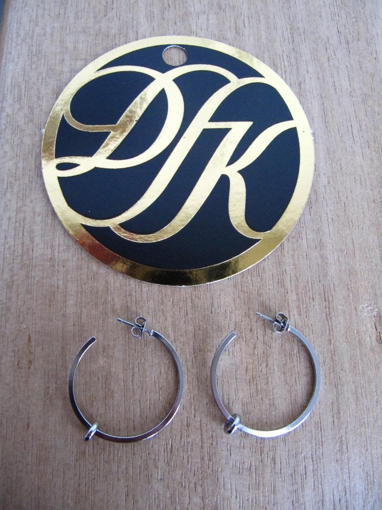 Dyrberg/Kern middelgrote ronde oorbellen zilverkleur, Overige materialen, Hangers, Verzenden, Zo goed als nieuw