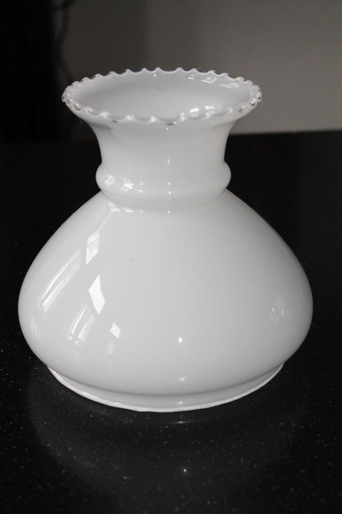 Prachtig witte lampenkap, geschikt voor olie/ schippers lamp, Ophalen of Verzenden