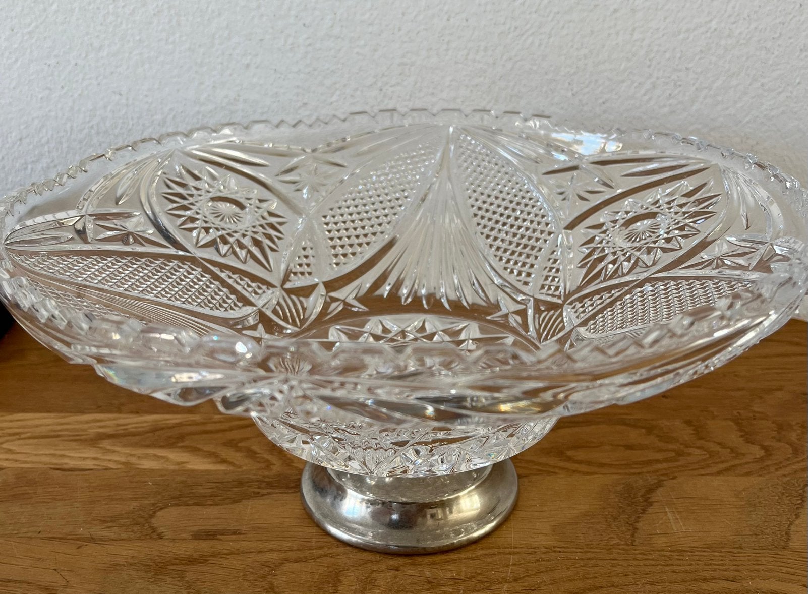Antieke kristallen schaal met verzilverde voet, Antiek en Kunst, Antiek | Glas en Kristal, Ophalen of Verzenden