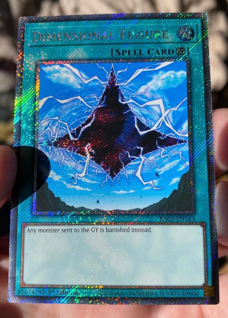 Yu-Gi-Oh! Dimensional Fissure RA03 1st Edition !, Ophalen of Verzenden, Zo goed als nieuw, Losse kaart, Foil