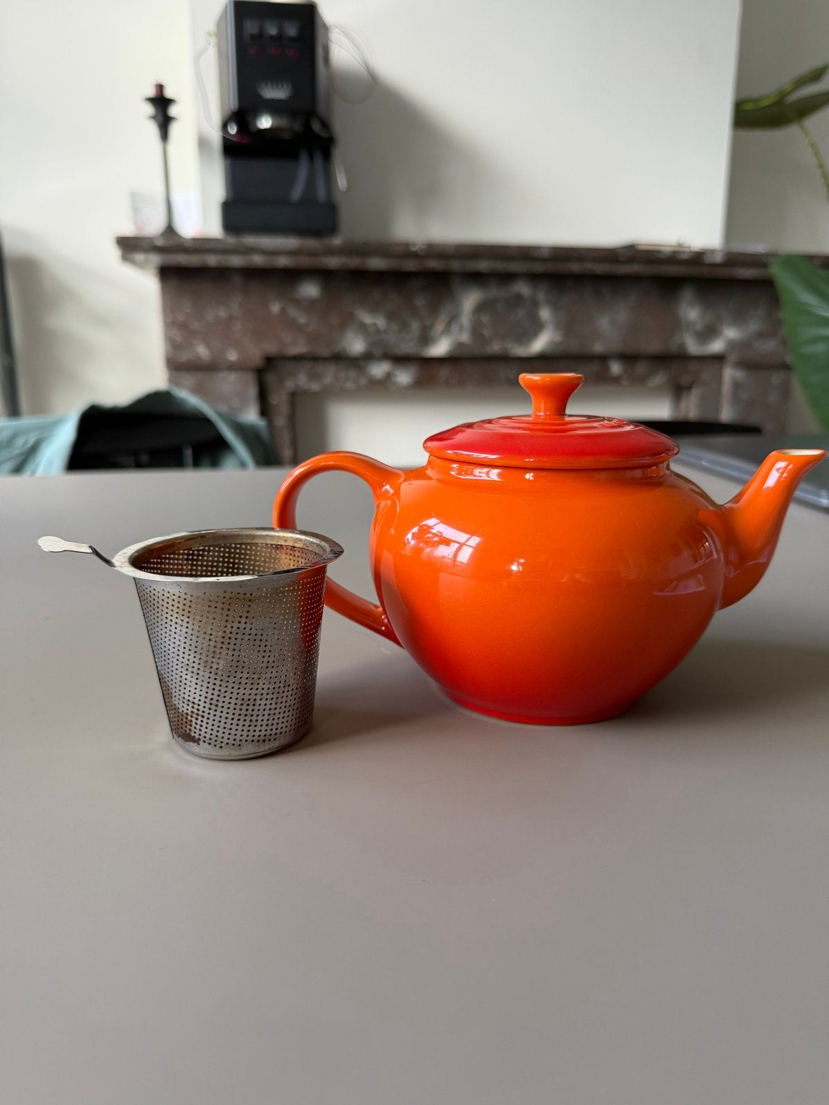 Le Creuset Theepot met zeefje, Gebruikt, Steen/keramiek, Oranje, Le Creuset