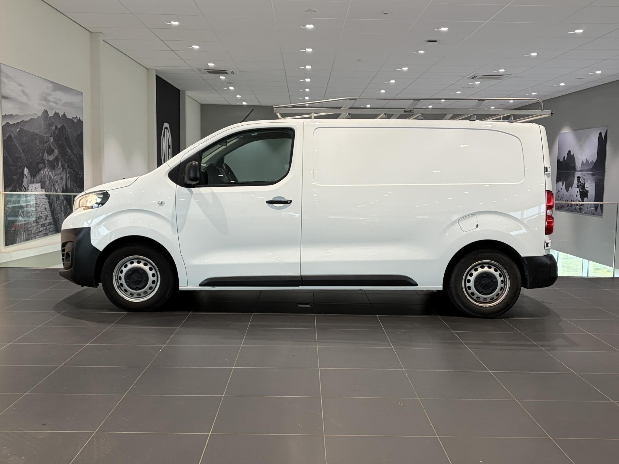 Peugeot Expert 1.5 BlueHDI 100 Standard Premium Automatische, Voorwielaandrijving, Gebruikt, Met garantie (alle), Leder en Stof
