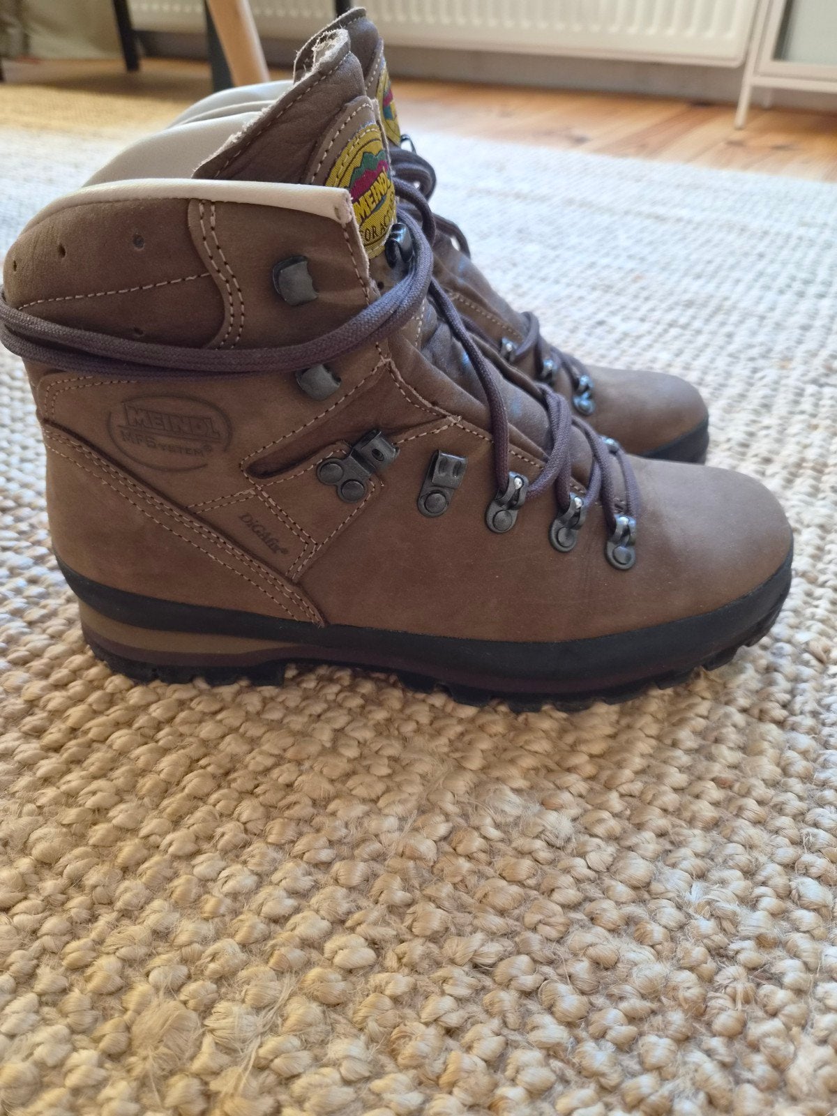 Meindl Borneo MFS, categorie B wandelschoen nieuwstaat!, Sport en Fitness, Bergsport en Wandelen, Ophalen, Zo goed als nieuw, Schoenen