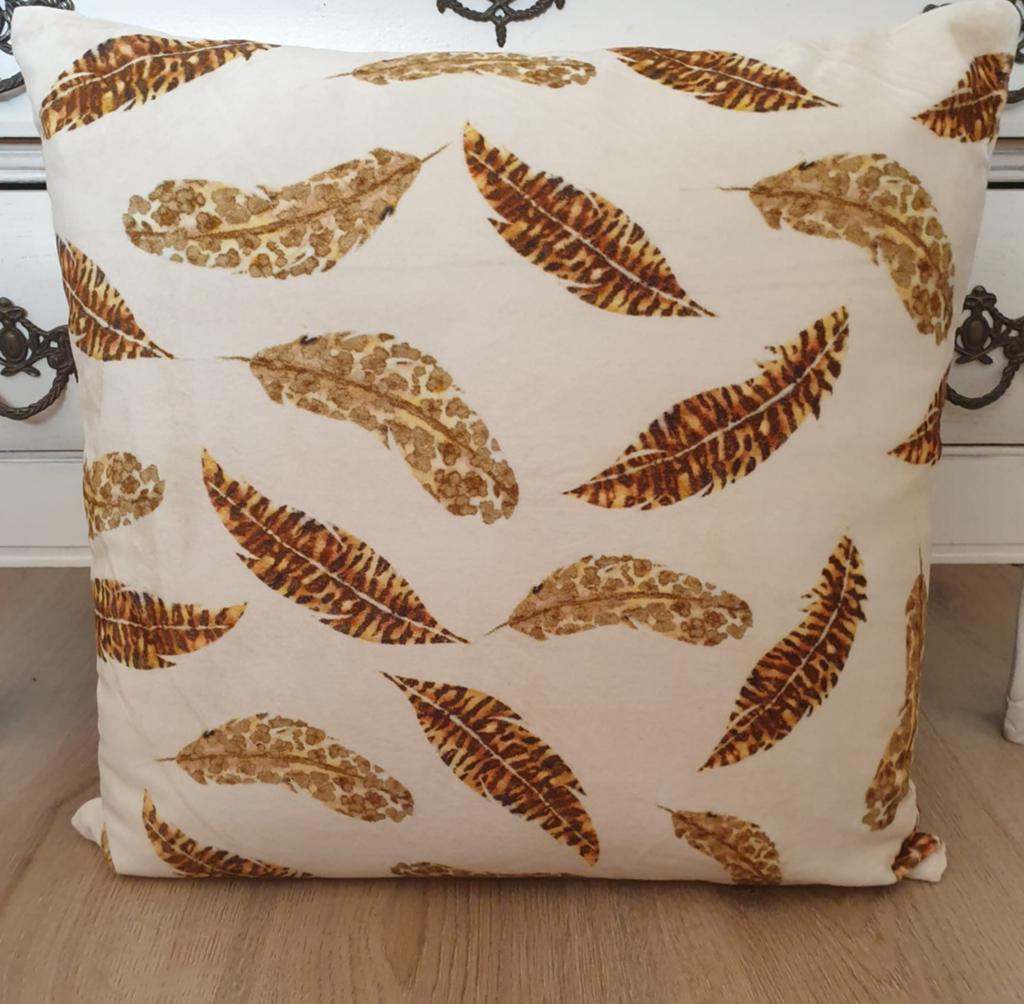2 x Nieuwe Luxe Fluwelen Kussenhoezen. Nu 10.00, Huis en Inrichting, Woonaccessoires | Kussens, Ophalen of Verzenden, Nieuw, Vierkant