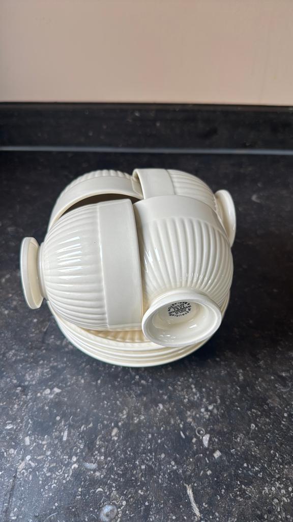 4 Wedgwood Edme theekop en schotels 9 cm nieuwstaat., Ophalen of Verzenden