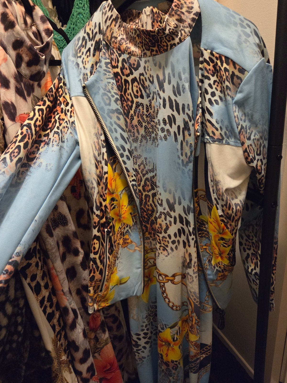Missy Leopard Print Jasje met Bloemen en Kettingen, Yissy, Ophalen of Verzenden, Zo goed als nieuw