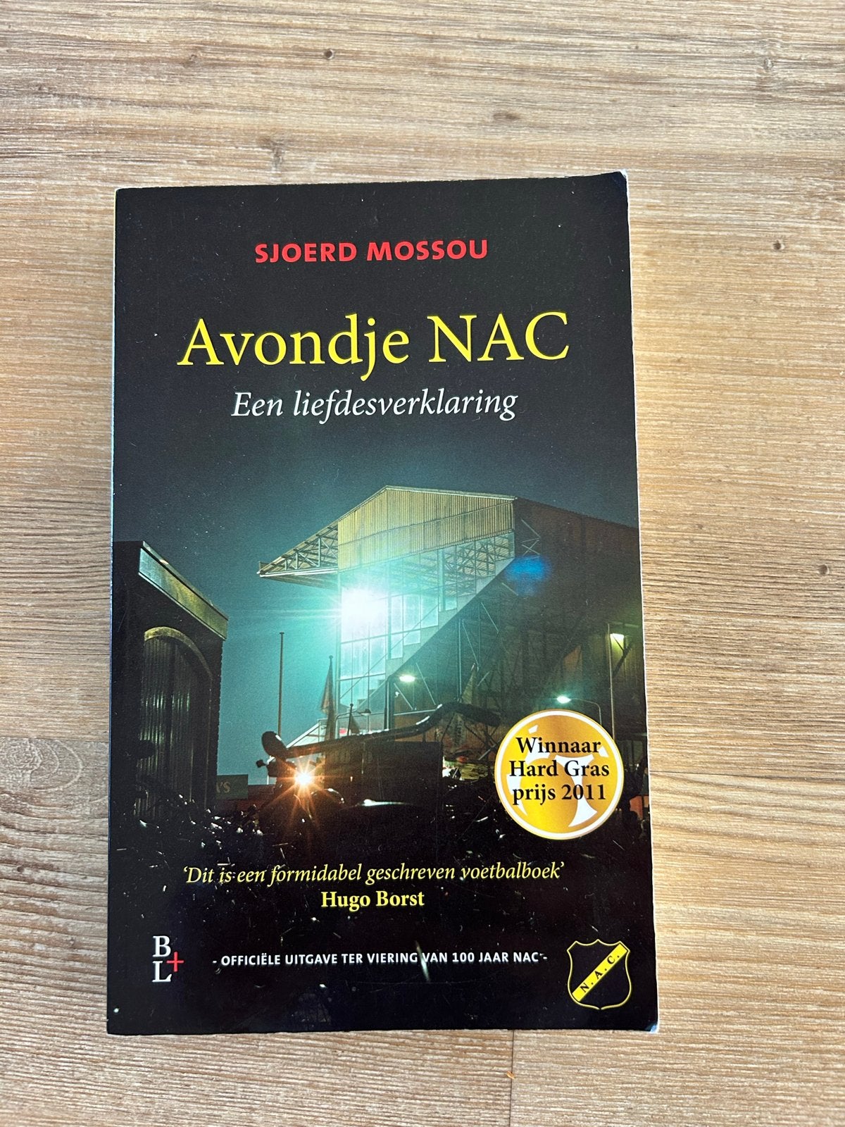 Avondje NAC - Een liefdesverklaring (Sjoerd Mossou), Ophalen of Verzenden, Gelezen, Overige sporten