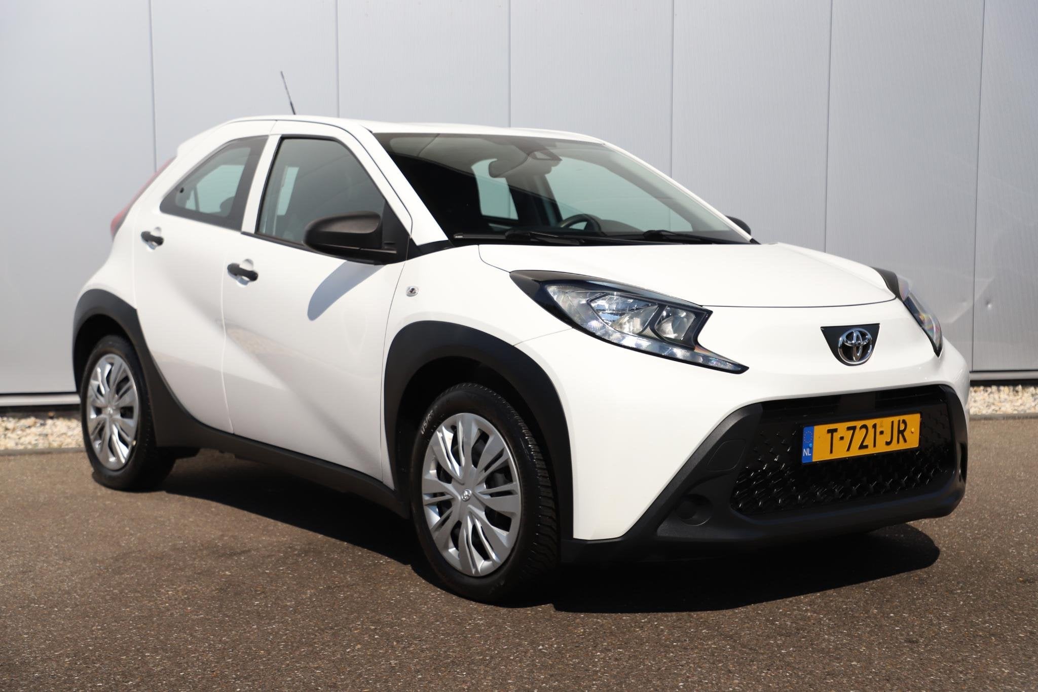 Toyota Aygo X 1.0 VVT-i MT Quiet Edition Airco Adaptive Crui, Auto's, Stof, Gebruikt, Met garantie (alle), 4 stoelen