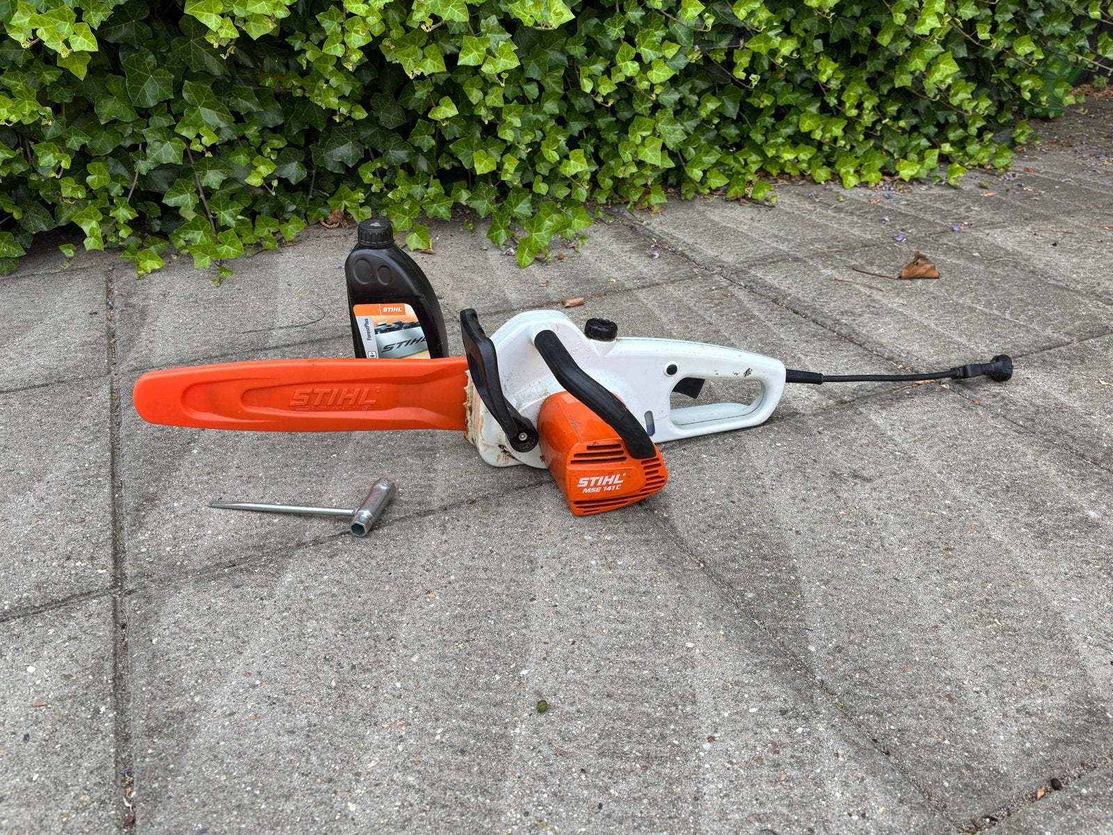 Stihl MSE 141 C elektrische kettingzaag, Tuin en Terras, Takkenscharen, Ophalen of Verzenden, Zo goed als nieuw, 30 t/m 39 mm