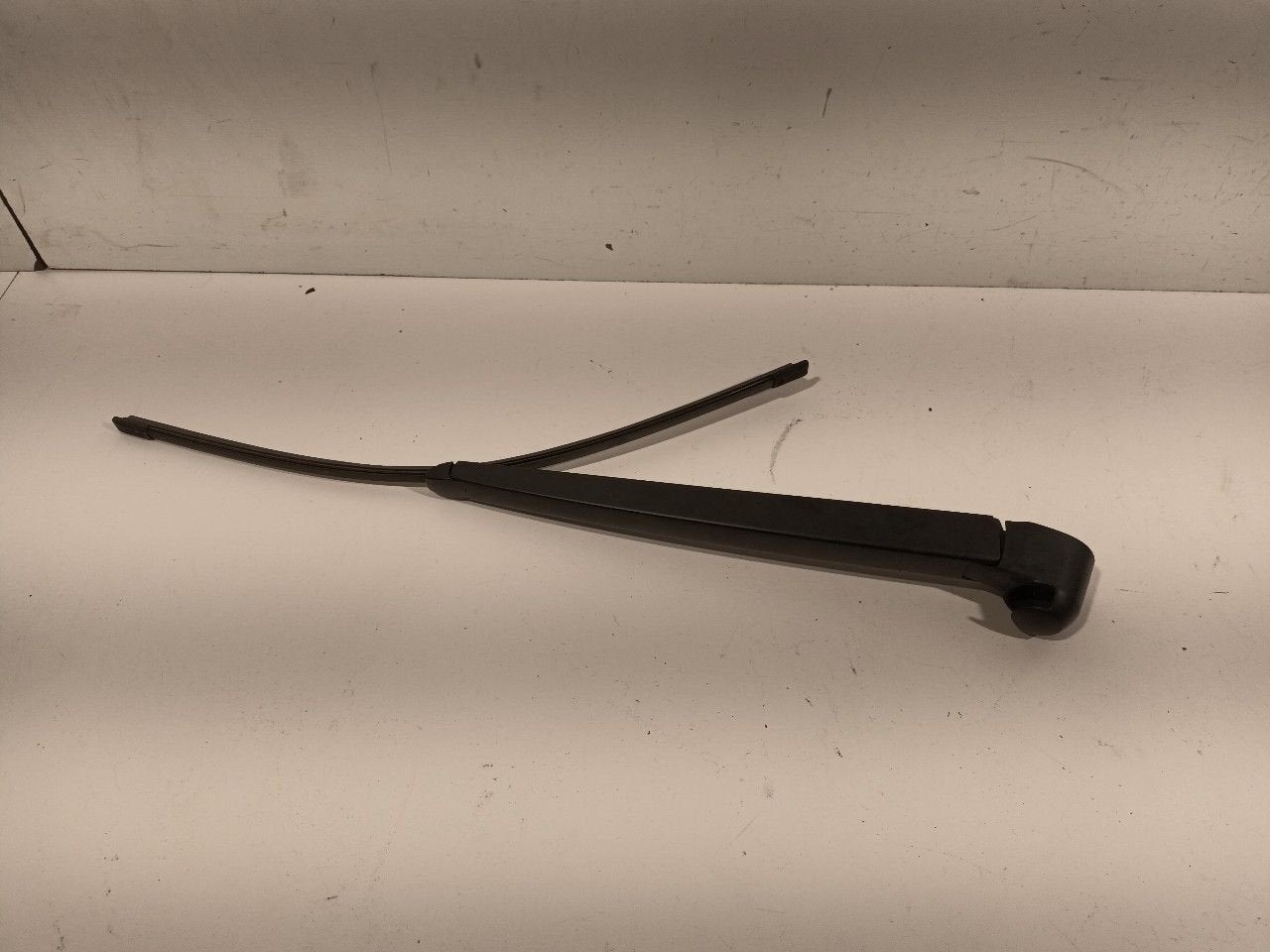 Ruitenwisserarm achterruit Volkswagen Transporter, Onderdelen@venauto.nl, Van der Ven Autorecycling B.V., Gebruikt, Ettenseweg 76, 4706 PB Roosendaal, The Netherlands