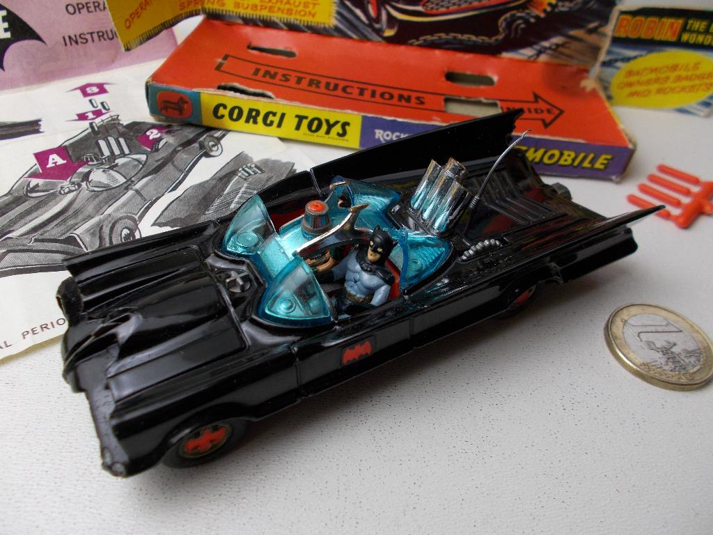 1966 Corgi Toys 267 BATMOBILE +ORIGINELE INLAY DOOS. I.g.st!, Hobby en Vrije tijd, Modelauto's | 1:43, Ophalen of Verzenden, Zo goed als nieuw