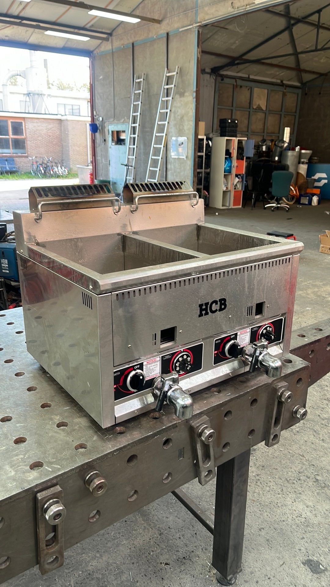 Hcb gasfriteuse tafelmodel 2x21 liter, 4 liter of meer, Ophalen, Zo goed als nieuw