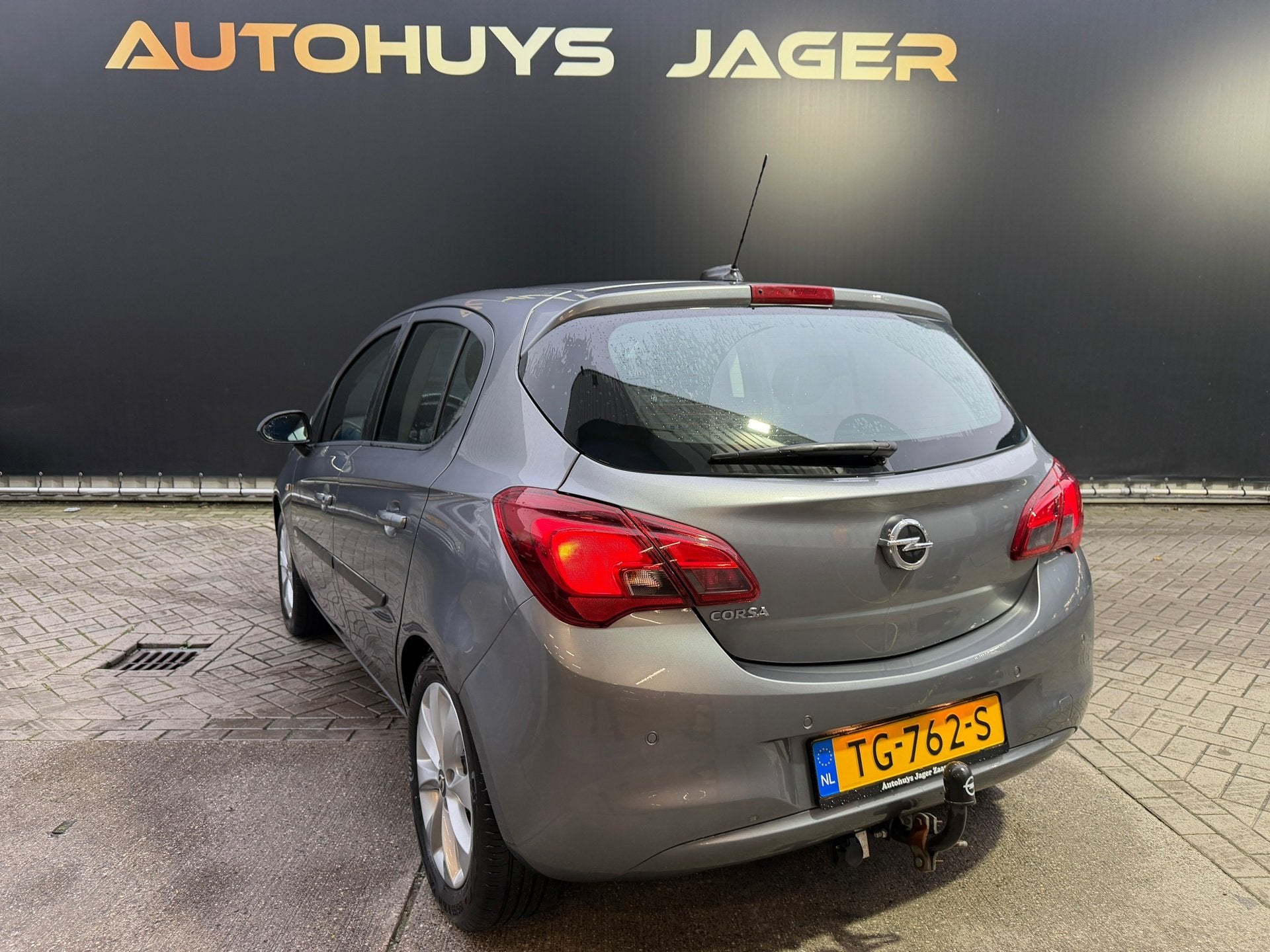 Opel Corsa 1.4 Favourite NL auto Unieke kmstand !, Auto's, Voorwielaandrijving, Dealer onderhouden, Gebruikt, 4 cilinders