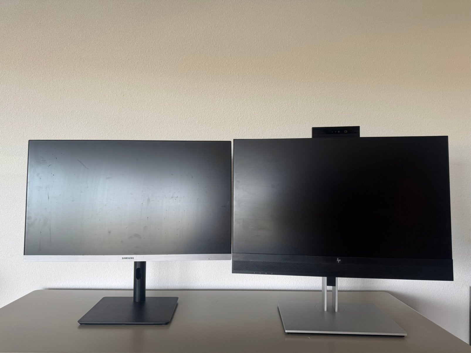 Monitors HP E24mv G4 FHD & Samsung S24R650FDU, Computers en Software, Monitoren, Gebruikt, 60 Hz of minder, HDMI, IPS, Full HD
