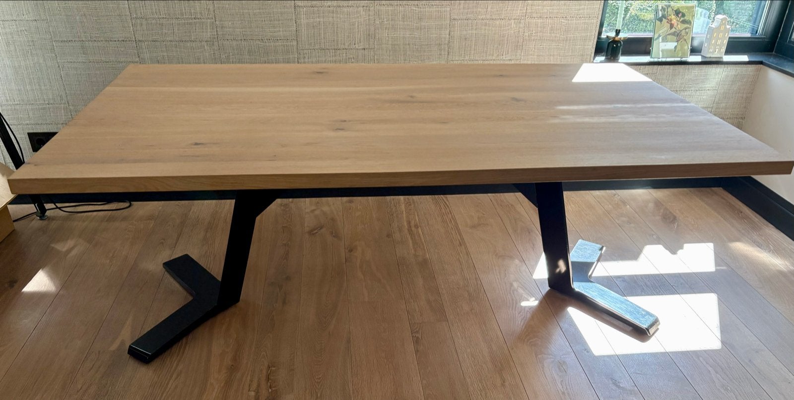 Eikenhouten eettafel met zwart metalen onderstel, Ophalen, Eikenhout, 50 tot 100 cm, Zo goed als nieuw
