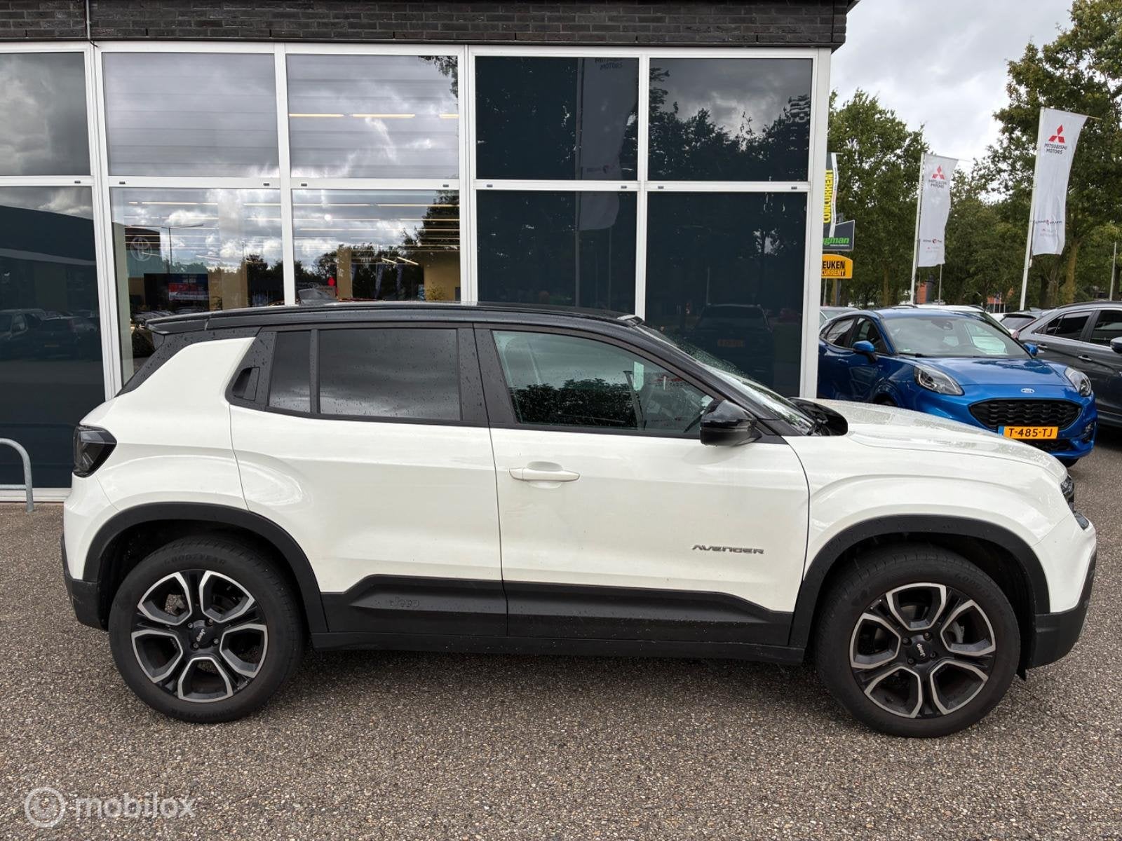 Jeep Avenger 1.2 Altitude JBL+KEYLESS+WINTERPACK, Auto's, Voorwielaandrijving, Dealer onderhouden, Gebruikt, 1199 cc