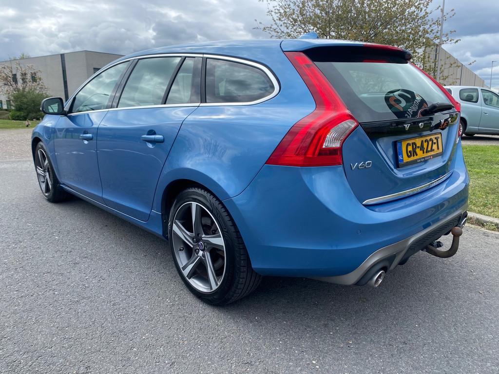 Volvo V60 | 2015 | 2.4 D6 Twin Engine R-Design | Top Auto |, Automaat, Euro 6, Blauw, 68 pk