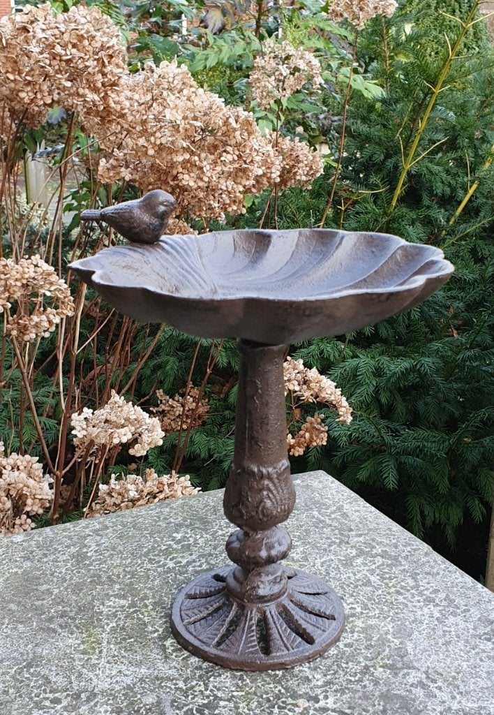 VOGELDRINKSCHAAL OP VOET / DRINKSCHAAL / gietijzer, Tuin en Terras, Nieuw, Info@huisentuindecoratiemarie.nl, Huis en tuin decoratie marie