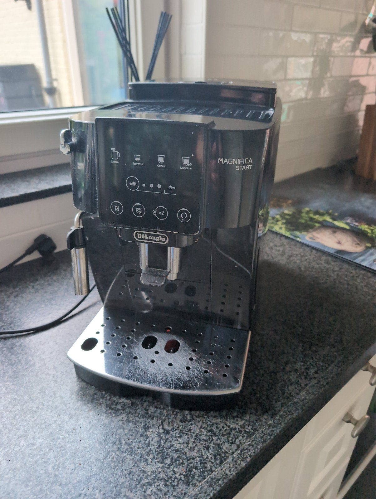 De'Longhi Magnifica Start volautomatische espressomachine, Ophalen, Koffiemachine, Koffiebonen, Zo goed als nieuw